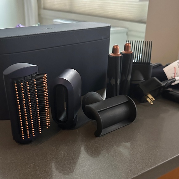 Dyson Airwrap - Prussian blue/Rich copper (Used Once) - Picture 2 of 6